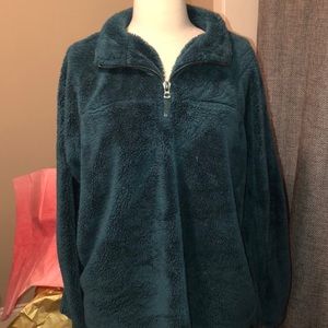 Dylan pullover size large 😻